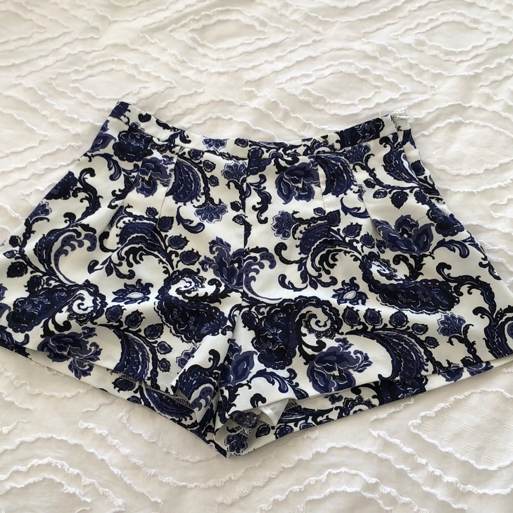 Size medium forever 21 shorts